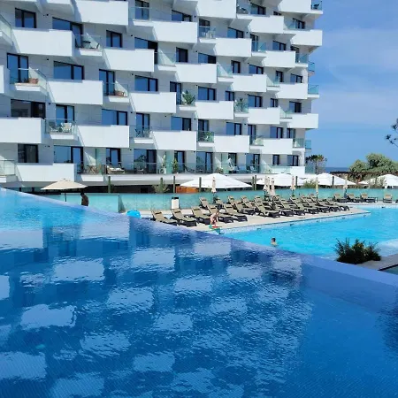 Teona In Infinity Pool &