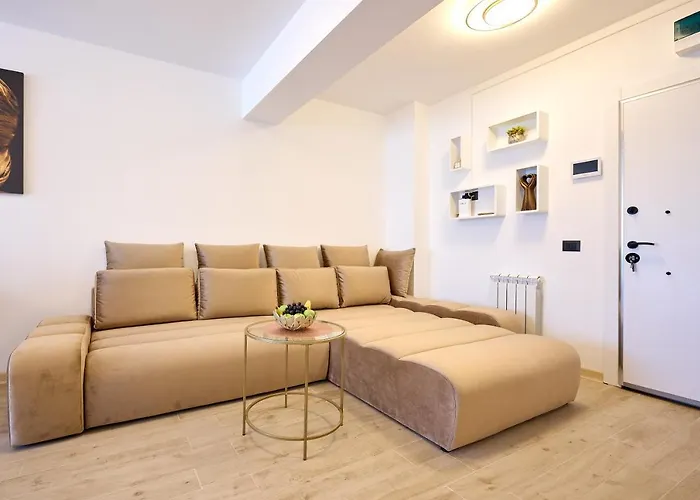 Teona In Infinity Pool & Lägenhet