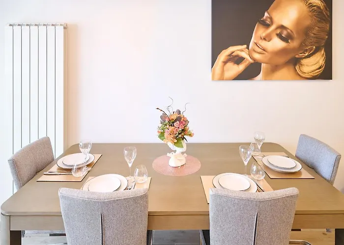 Teona In Infinity Pool & Lägenhet Năvodari