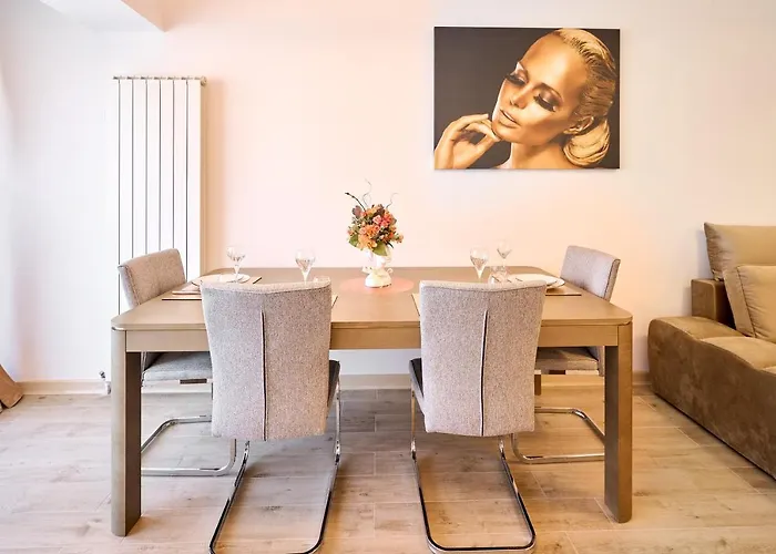 Teona In Infinity Pool & Lägenhet