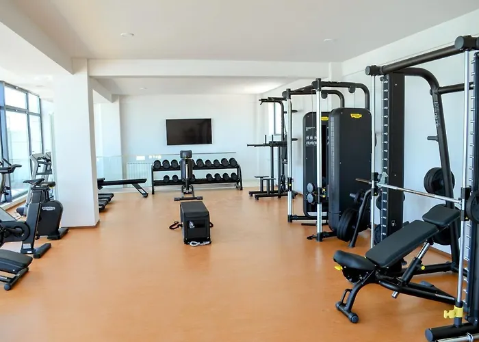 Teona In Infinity Pool & Lägenhet Năvodari