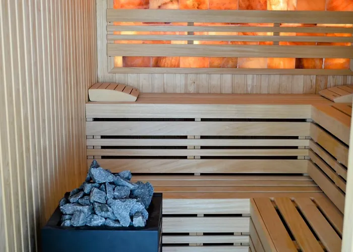 Teona In Infinity Pool & Lägenhet