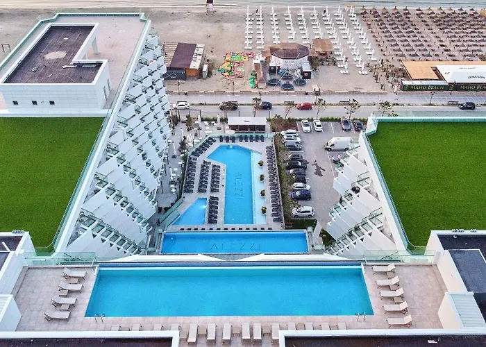 Teona In Infinity Pool &