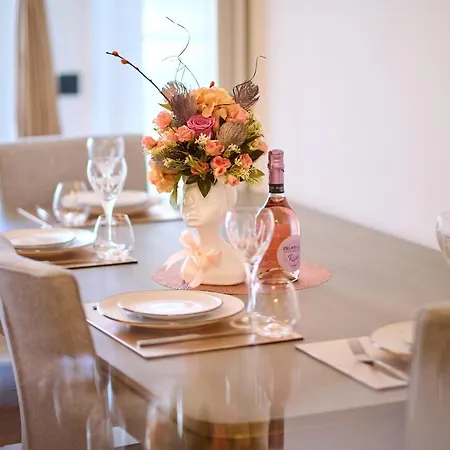 Teona - Jacuzzi & Sauna Infinity *