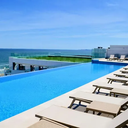 Teona In Infinity Pool & Apartment