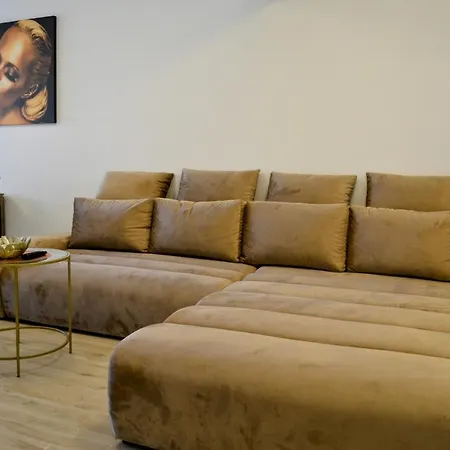 Teona In Infinity Pool & 公寓 *