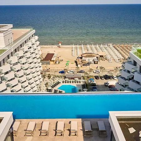 Teona - Infinity Pool & * Navodari
