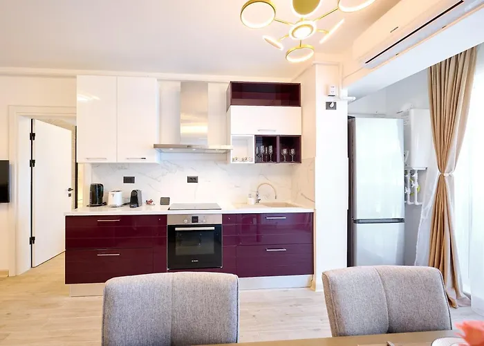 Teona In Infinity Pool & * 那沃达利