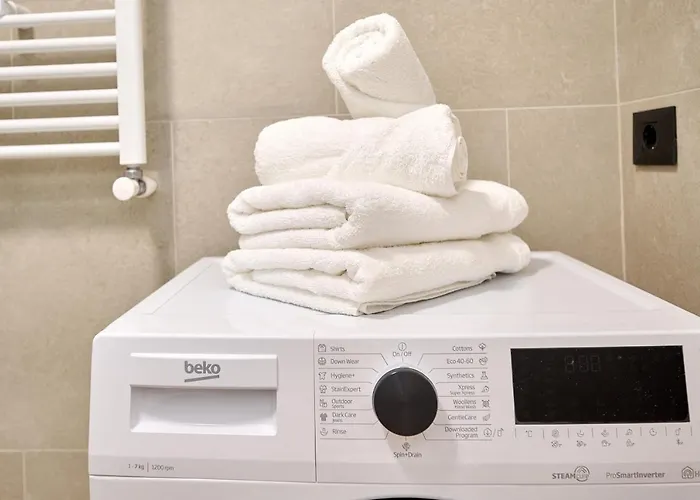 Teona In Infinity Pool &