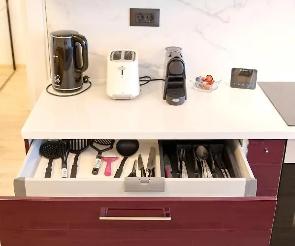 Teona In Infinity Pool &