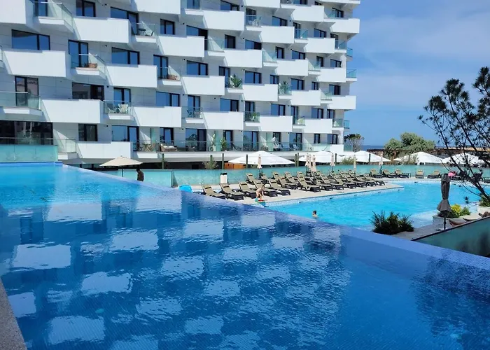 Teona - Infinity Pool & Spa Resort